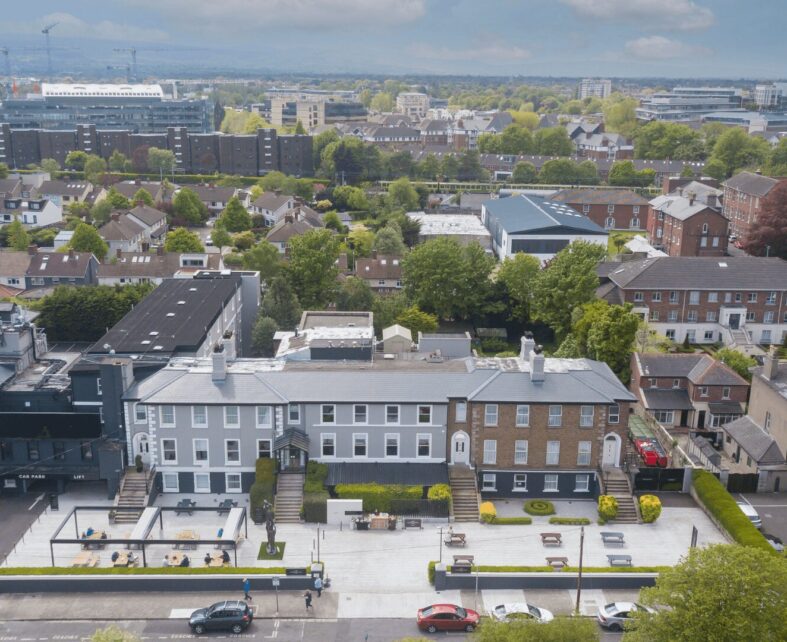 Sandymount Hotel Exterior
