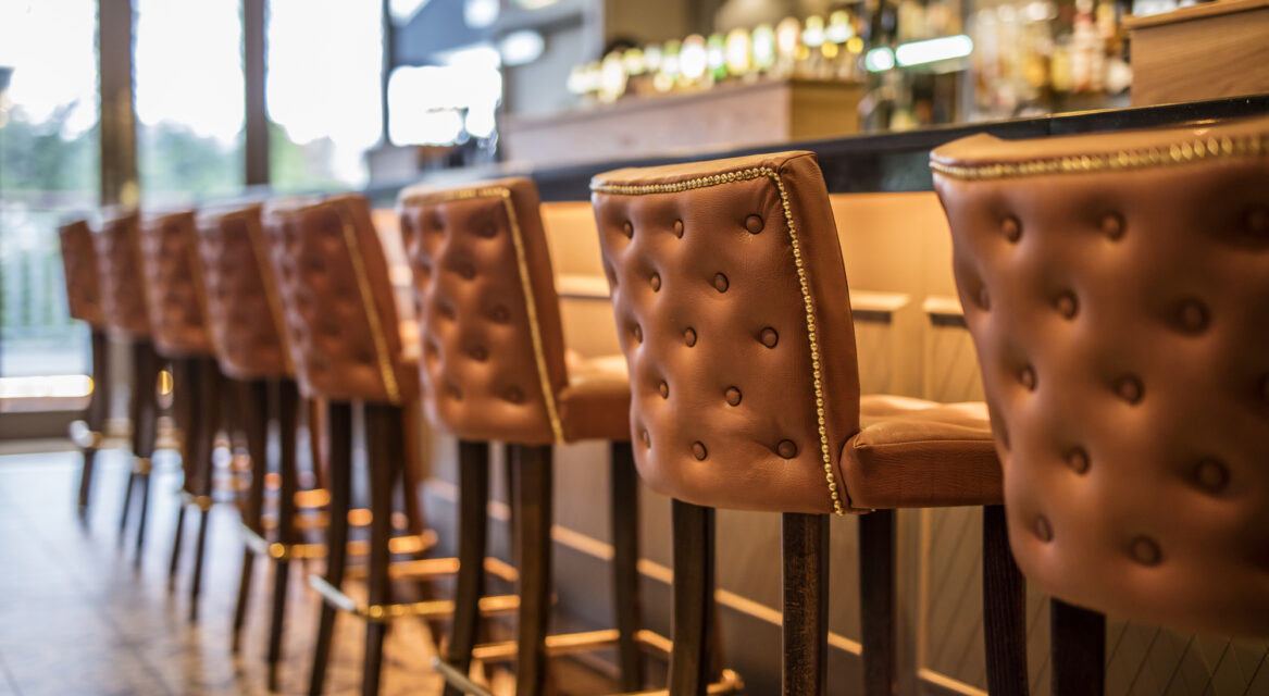 Line Out Bar 10 - Sandymount Hotel