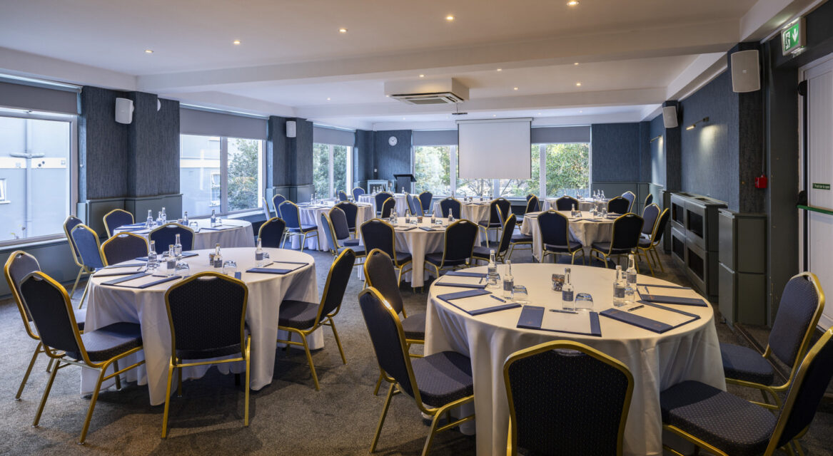 TERR9085 - Sandymount Hotel